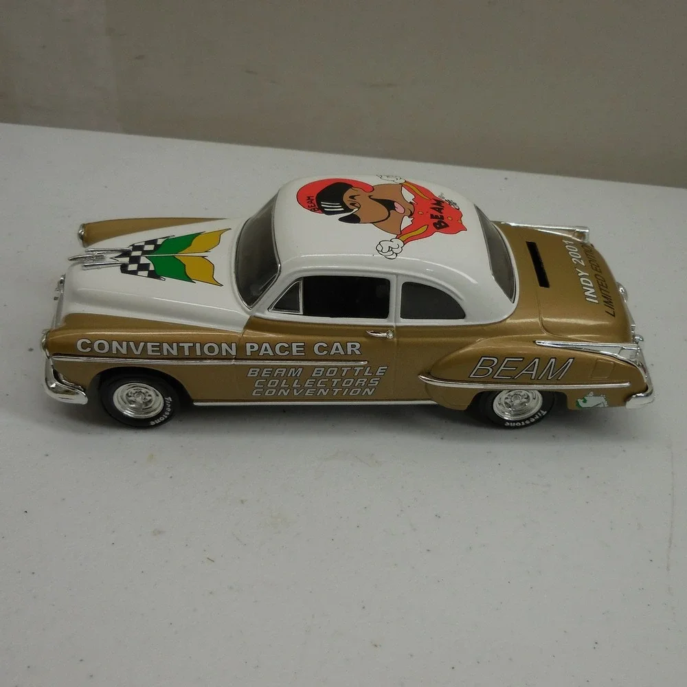 Ertl 1950 Oldsmobile Rocket 88 Diecast Bank Jim Beam 2001 Convention Pace Car